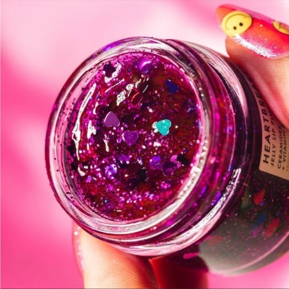 TRULY HEARTBREAKER LIP PLUMPING MASK - Picture 2 of 4